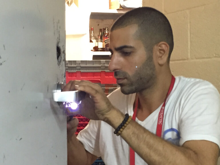 Picking the Right Locksmith in Miami, Florida – A Comprehensive Guide